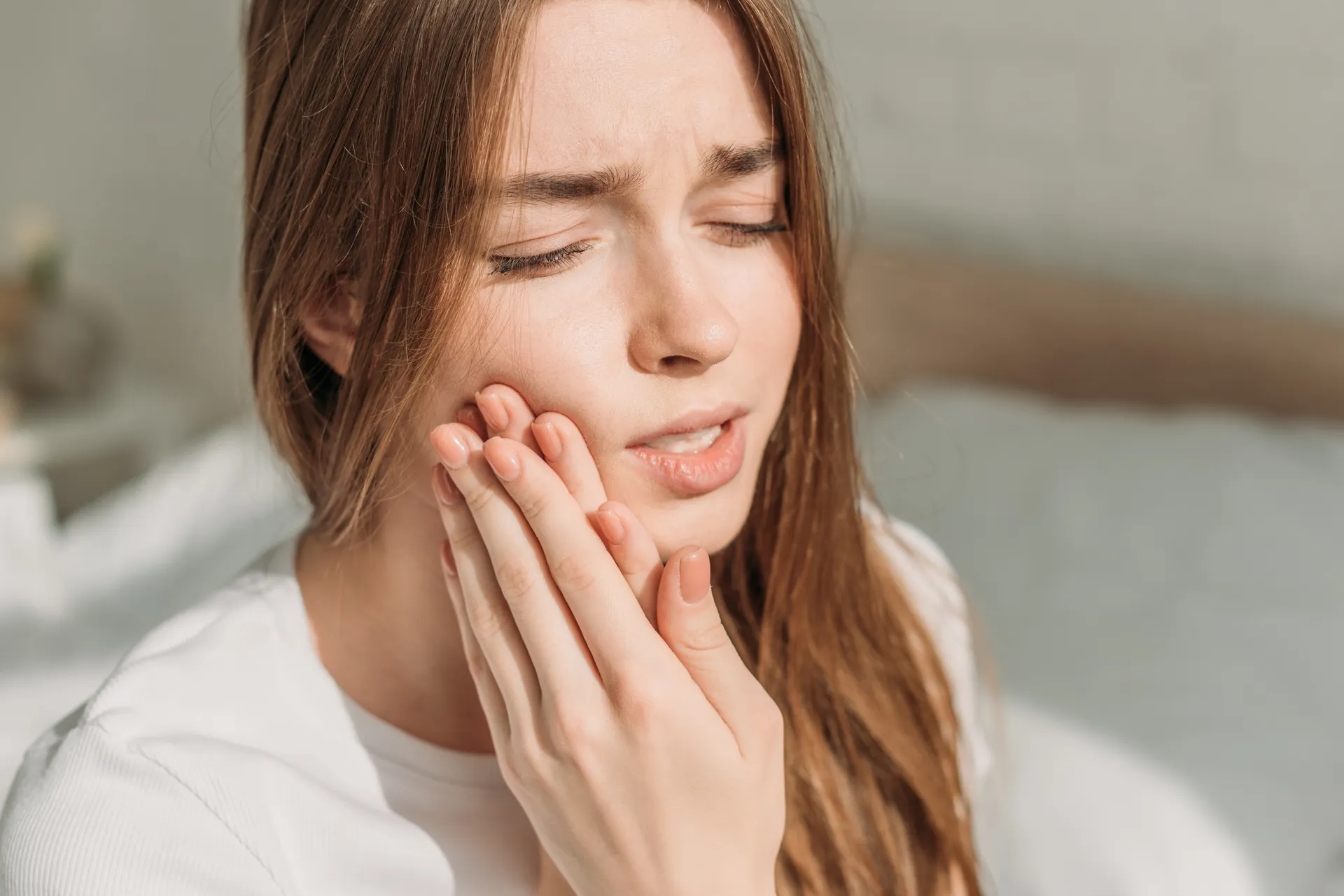 Patient with tooth pain needing emergency care